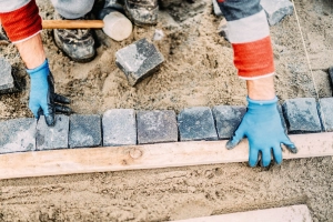 Rodzaje piasku i ich zastosowanie – jak wybrać odpowiedni materiał do inwestycji?