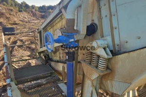 Przesiewacz dwupokładowy "na mokro"