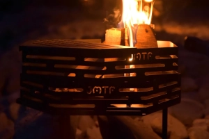 Sześciokątne palenisko ogrodowe z grillem – Hexagon Industrial Design