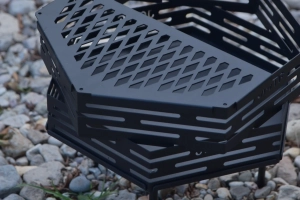 Sześciokątne palenisko ogrodowe z grillem – Hexagon Industrial Design